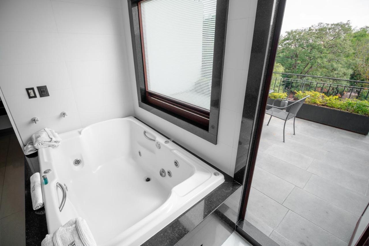 Six Expiatorio Hotel 3*